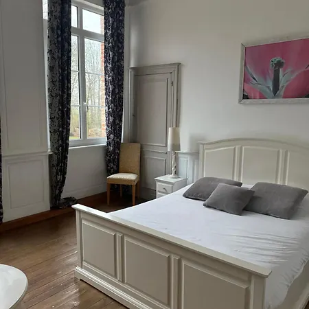 Le Chateau De Greges Bed & Breakfast 3*