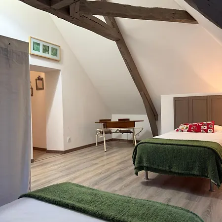 Le Chateau De Greges Bed & Breakfast Greges
