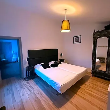Le Chateau De Bed & Breakfast 3*