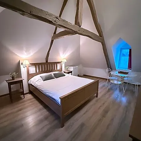 Le Chateau De Bed & Breakfast Grèges