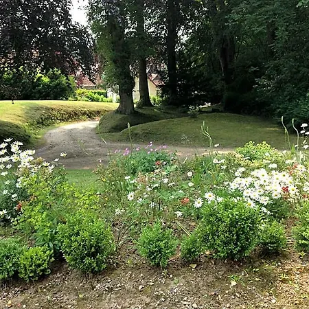 Le Chateau De Bed & Breakfast Grèges