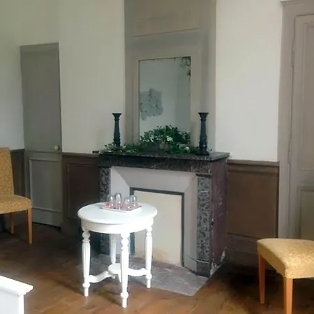 Le Chateau De Bed & Breakfast Grèges
