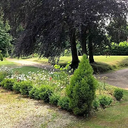 Le Chateau De Bed & Breakfast 3*