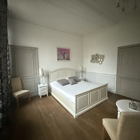 Bed & Breakfast Le Chateau De Grèges