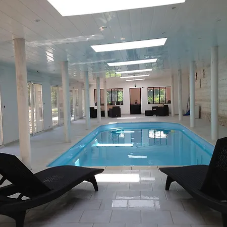 Le Chateau De Greges