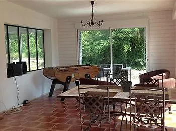 Les Du Chateau De Grèges