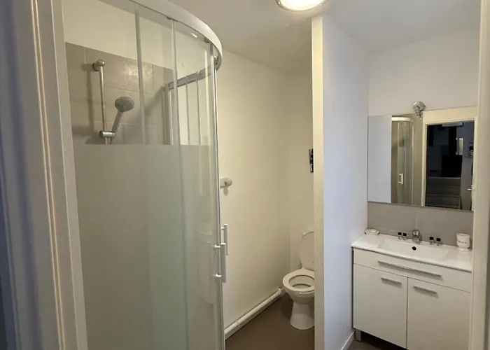 Le Chateau De Bed & Breakfast