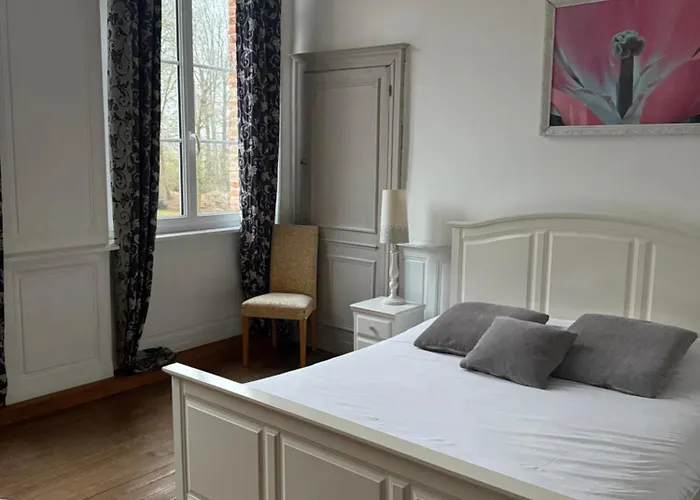 Le Chateau De Bed & Breakfast 3*