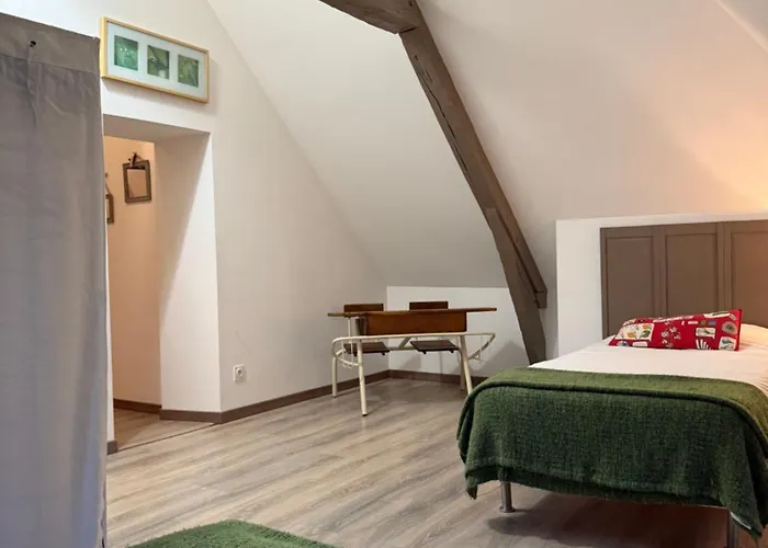 Le Chateau De Bed & Breakfast Grèges