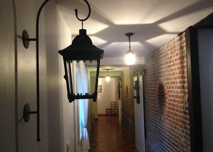 Le Chateau De Bed & Breakfast